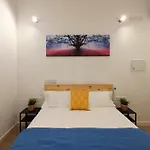 & Kitchen Zabalburu Гостьовий будинок Більбао